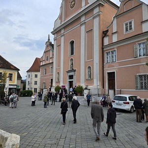 zahlreiche Besucher