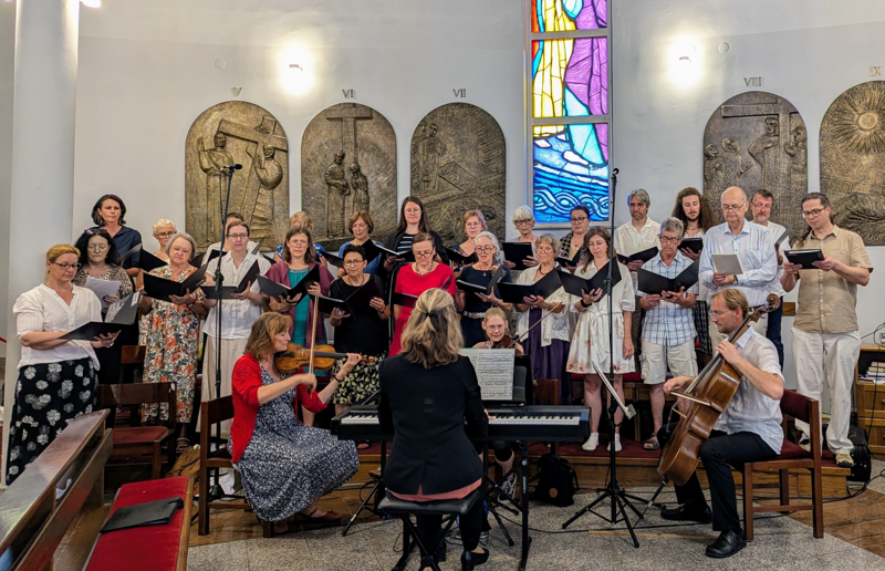 Messe in Zagreb / Chor der Pfarre